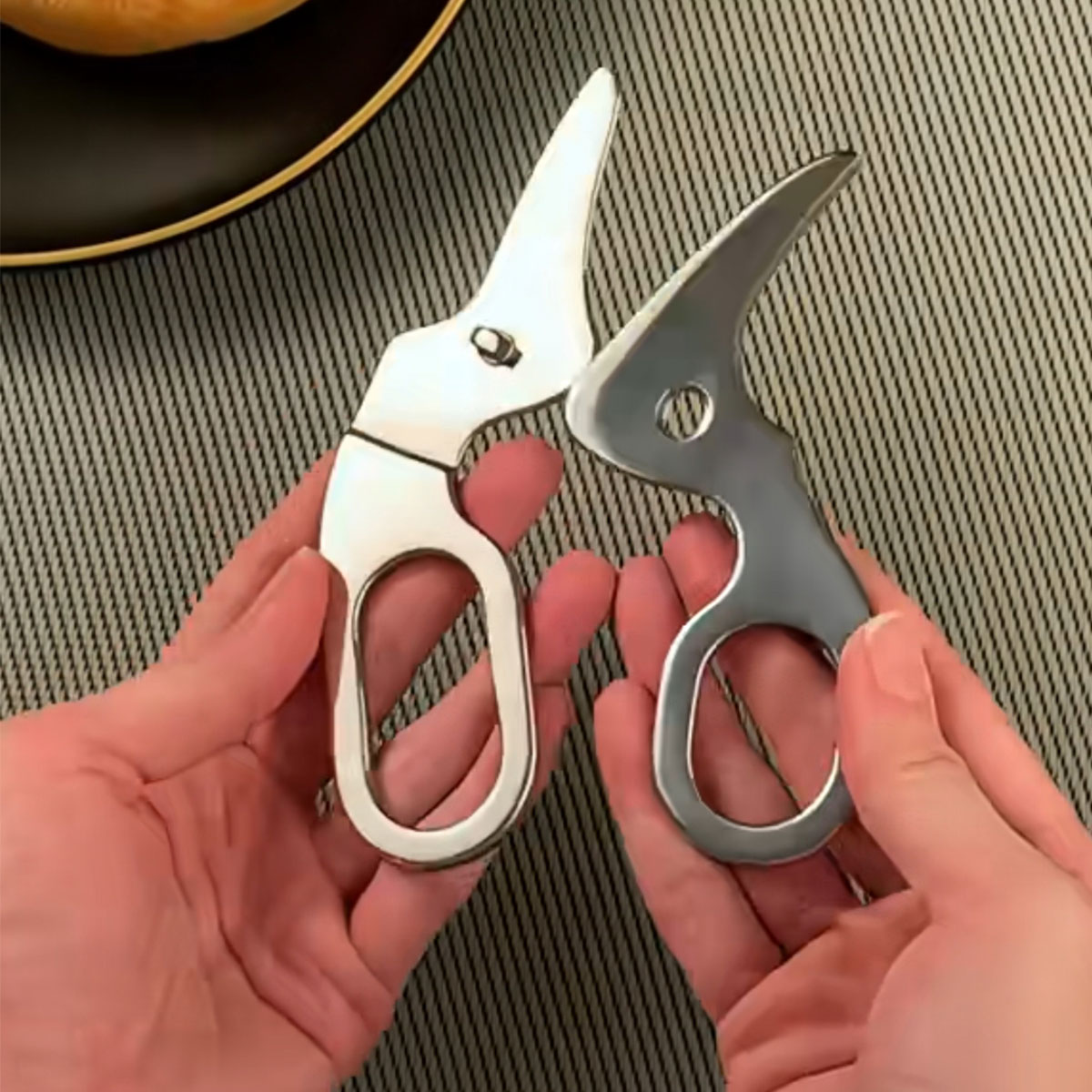 Baby Food Utensil - กรรไกรตัดอาหารเด็กเพื่อความปลอดภัย - สแตนเลสเกรดอาหาร จับง่าย พกพาสะดวก ล้างทำความสะอาดได้